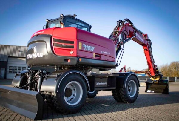Pelle sur pneus Yanmar B110W 2022 – Image 10
