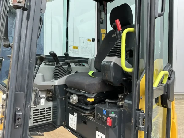 Mini Pelle Komatsu PC80MR-5 – Image 13