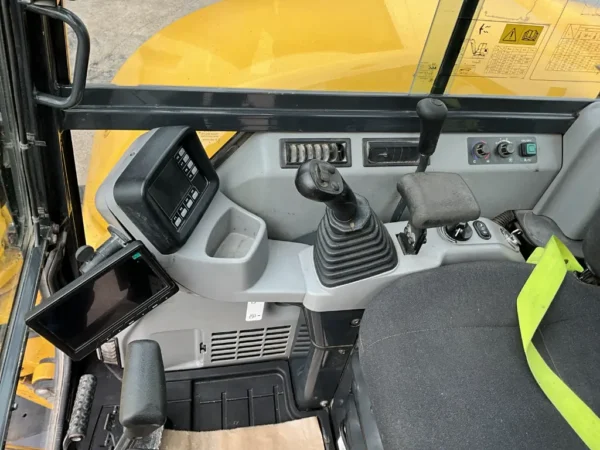 Mini Pelle Komatsu PC80MR-5 – Image 9