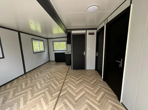 Tiny House avec Deux Chambres et Cuisine 2024 – Image 8