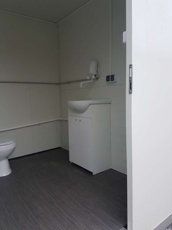 Remorque Sanitaire avec toilette double 3,50x2M 750KG – Image 9